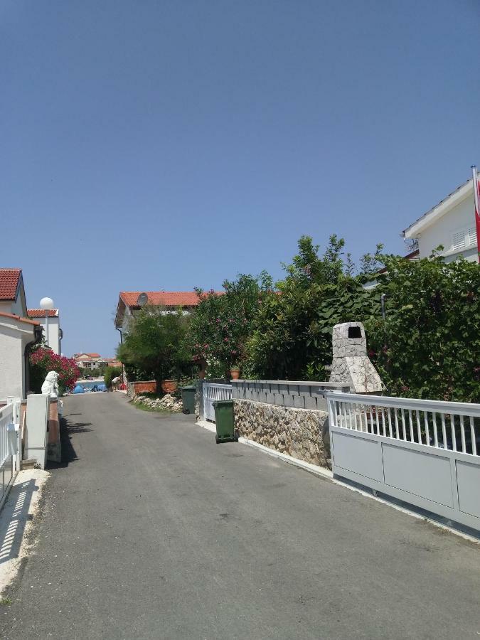 Ulica Zitna Xxvii Br.12 Apartman Ljevar Apartamento Vir Exterior foto